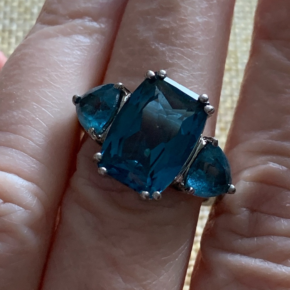Something Blue!Elegant Genuine Blue Topaz Gemstone Ring, Sterling Silver, size 9 - Picture 3 of 16